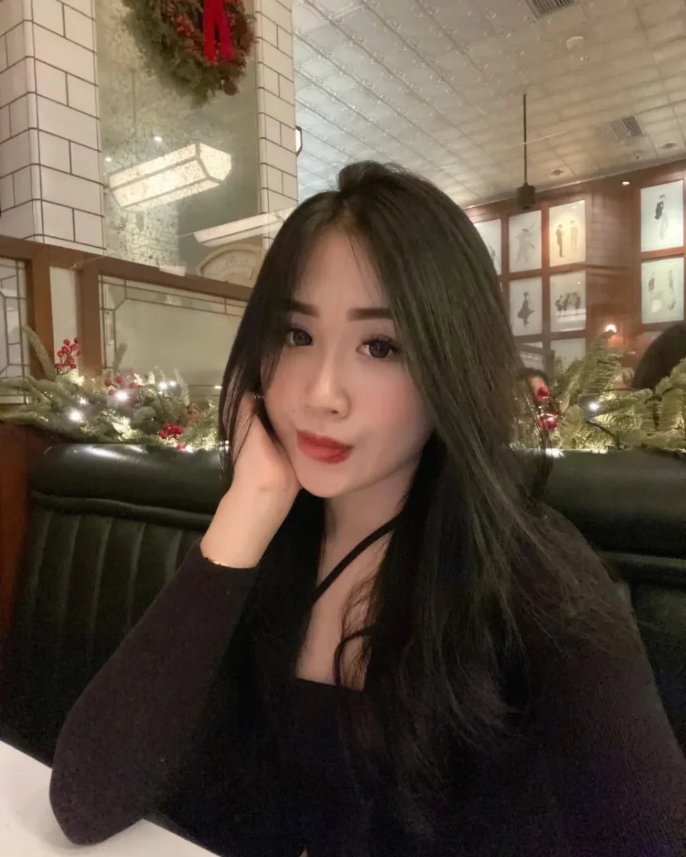 Ayu Darmawan — photo 1