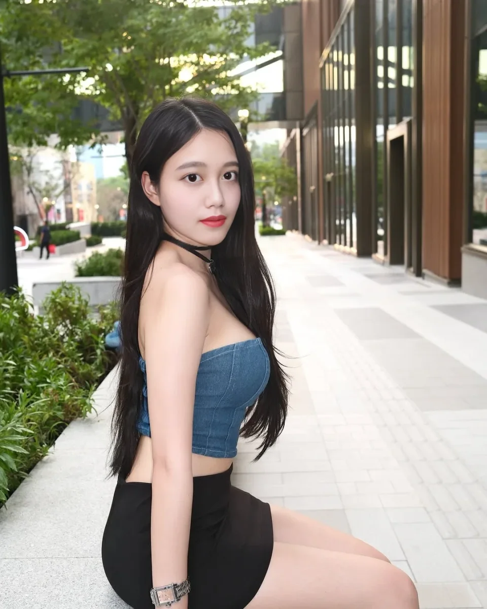 Miss Yuni Yulianto — photo 1