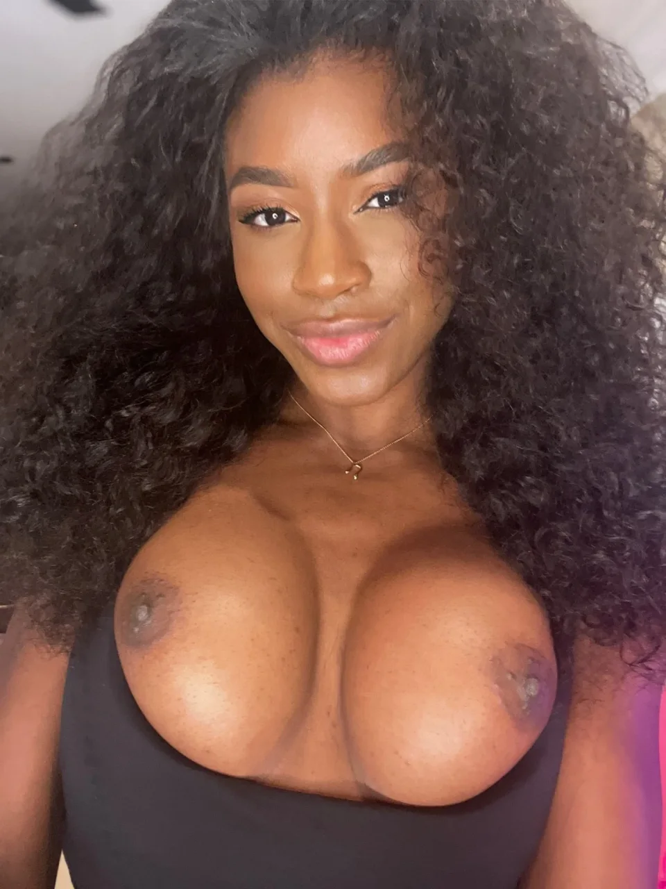 Nora Costa 🔥 — photo 3