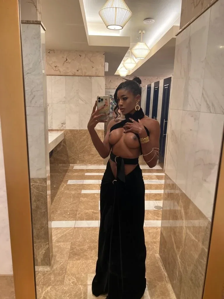 Nora Costa 🔥 — photo 4