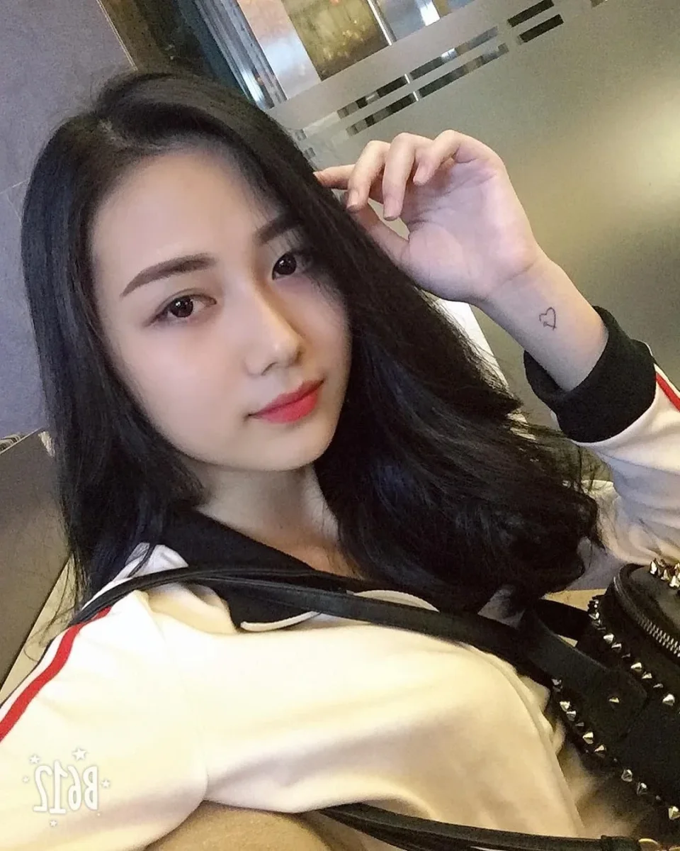 Vina Nasution — photo 1