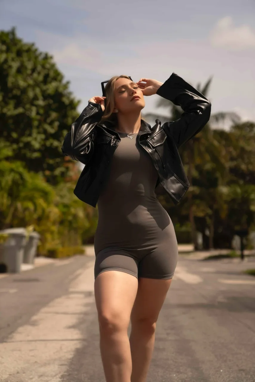 Tess De Boer — photo 1